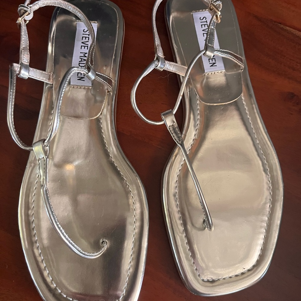 Steve Madden Metallic Gold T-Strap Flat Sandals